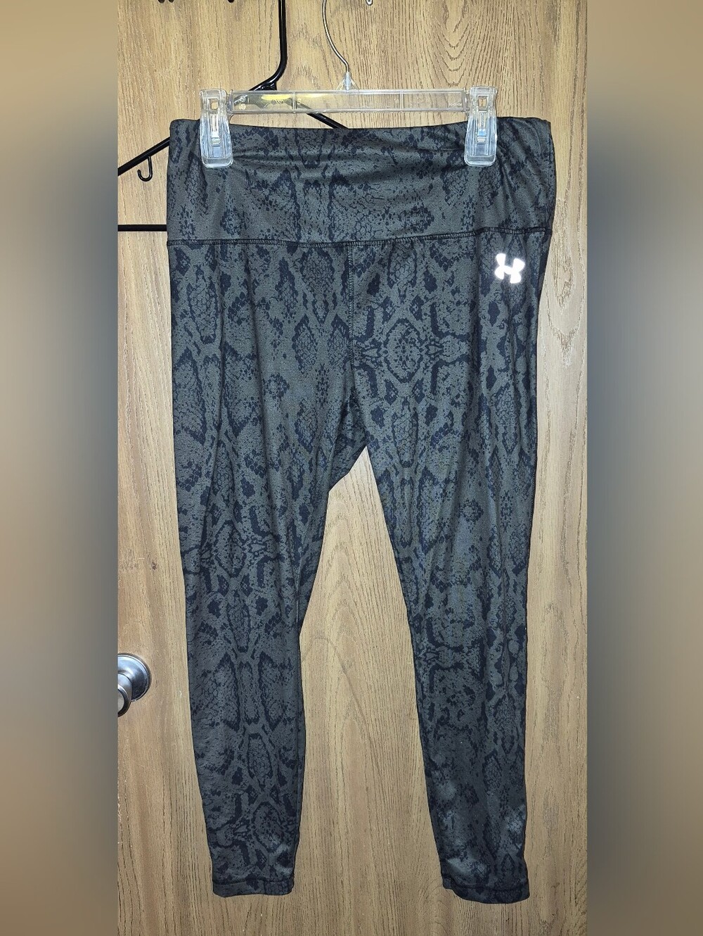 Under Armour Women's Fitted All Seasons Gear Snake Skin Leggings Sz XL Cotton